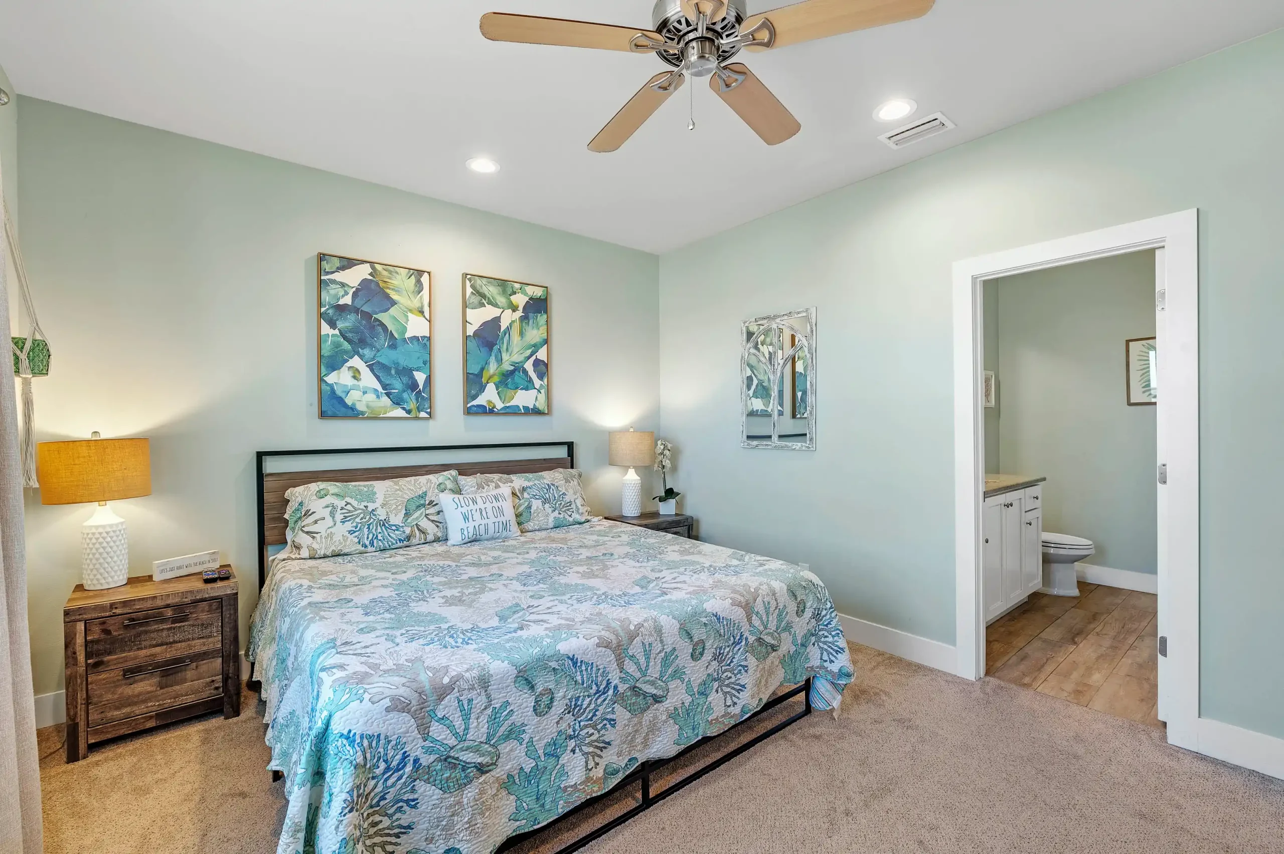 Bedroom 1: Queen Bed