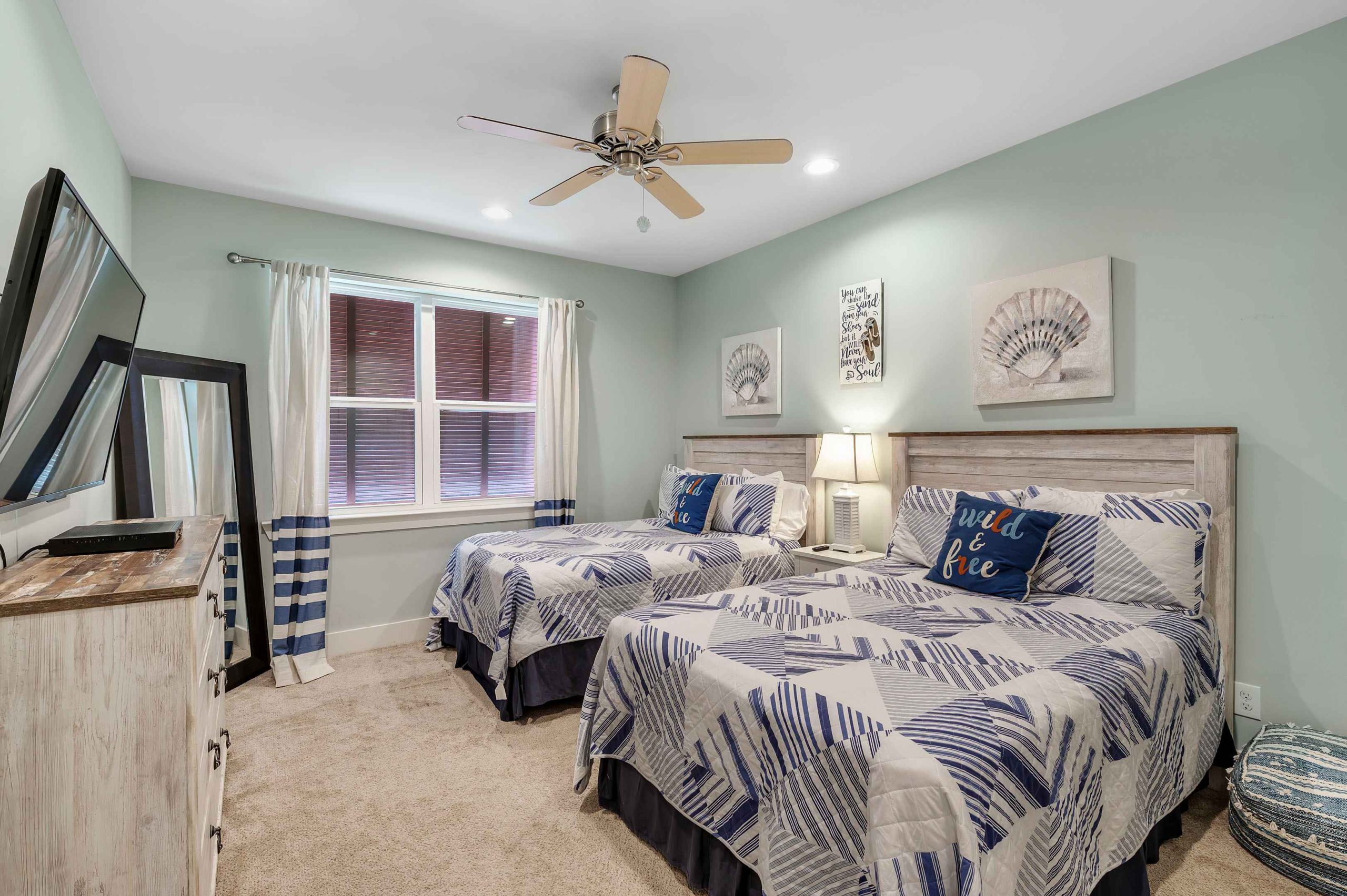 Bedroom 3: Twin / Bunk Beds