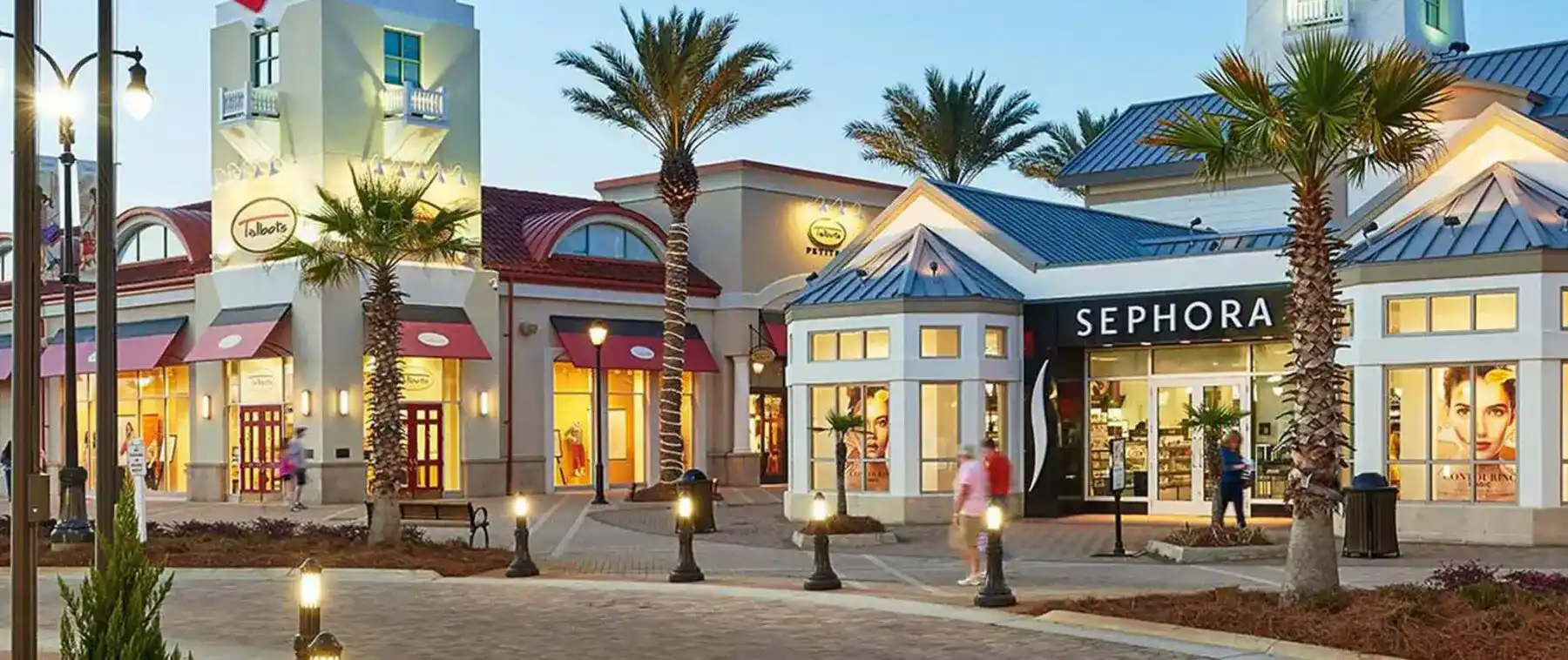 Boutique Shopping & Art Galleries