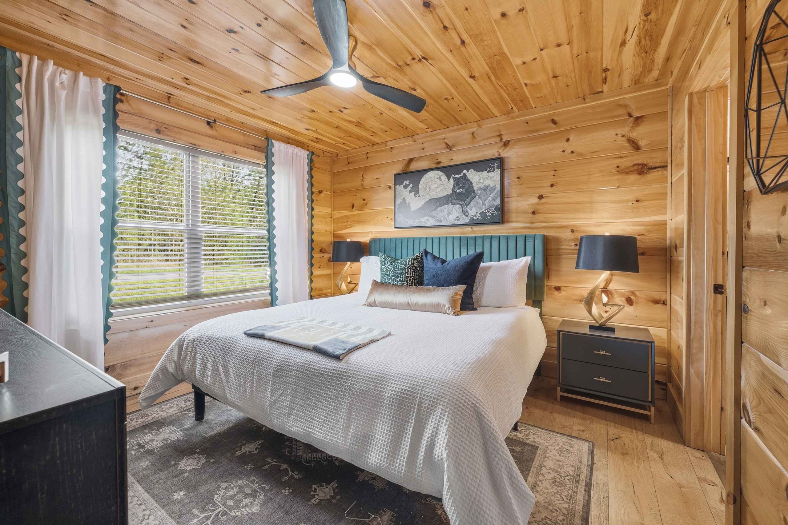 Bedroom 3: King Bed (Ensuite)