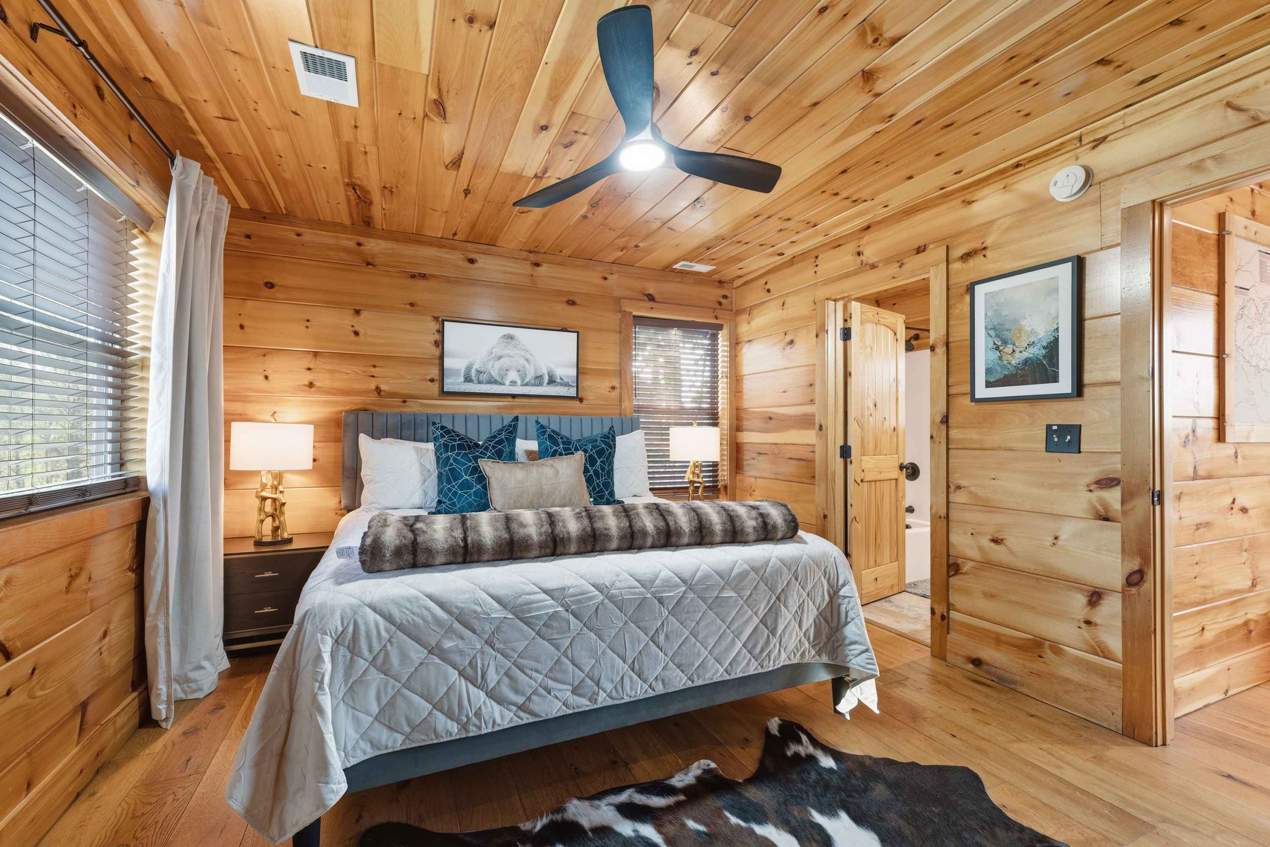 Bedroom 2: King Bed (Ensuite)