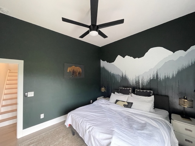 Bedroom 2: King Bed