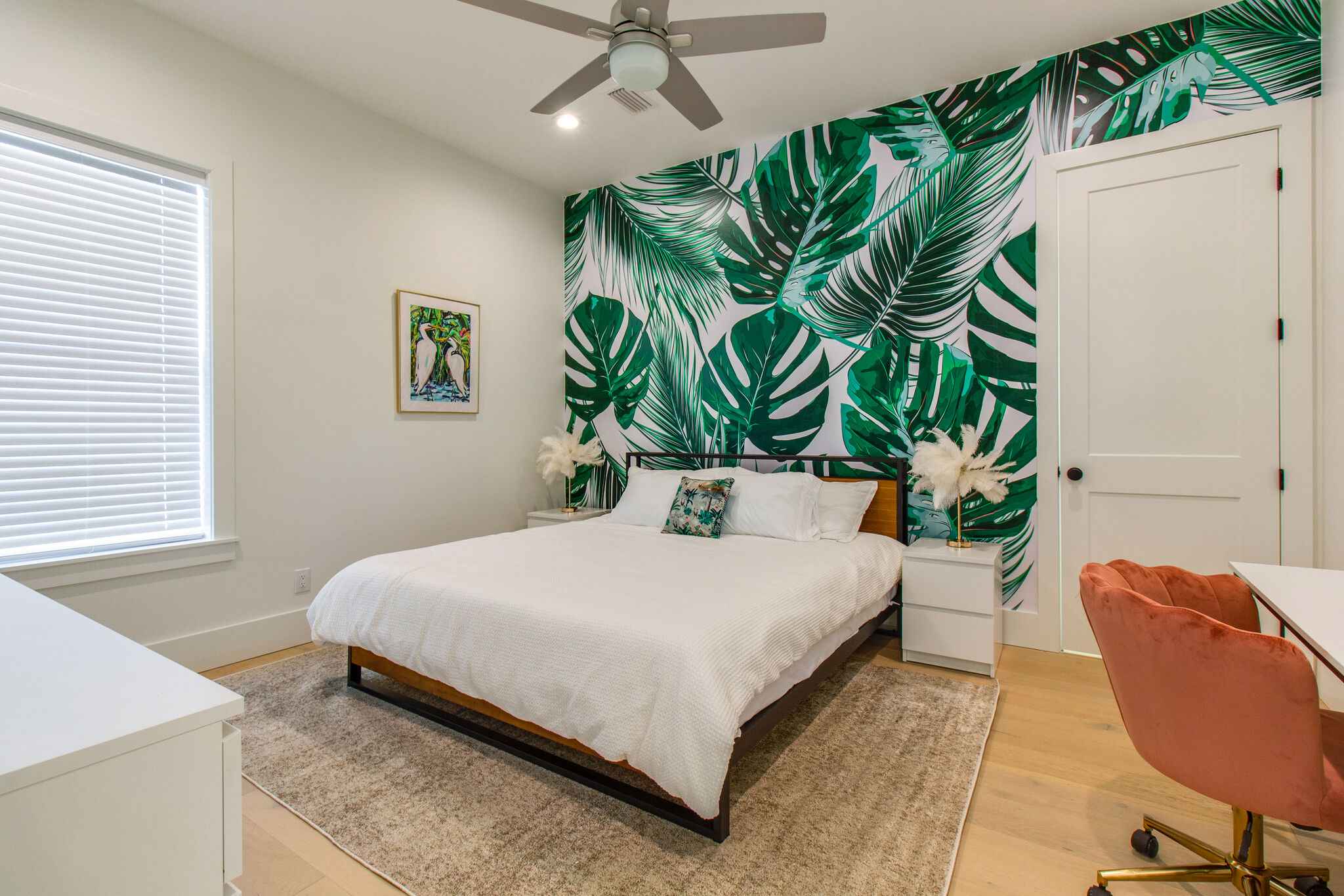 Bedroom 2: King Bed (Ensuite)